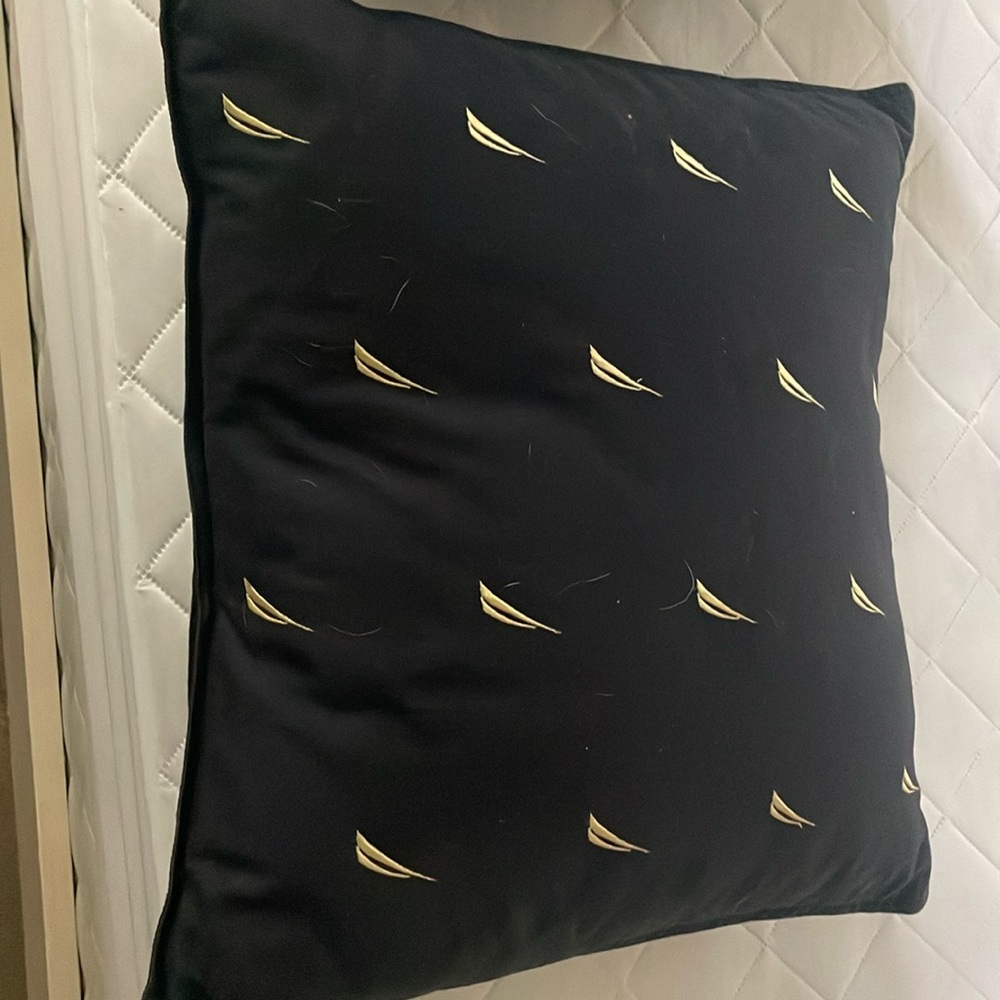 2 nautica pillows